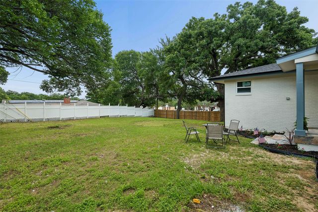 800 Lee Drive, Bedford, TX 76022
