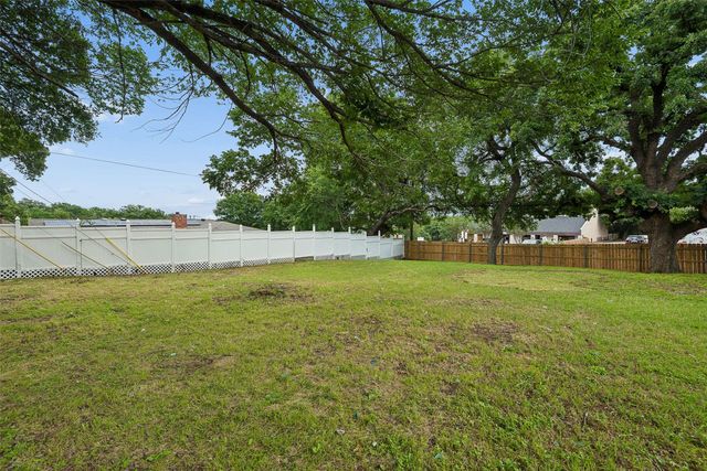 800 Lee Drive, Bedford, TX 76022