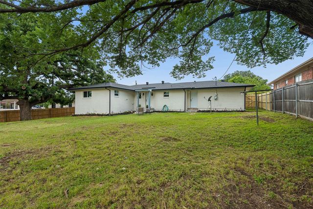 800 Lee Drive, Bedford, TX 76022
