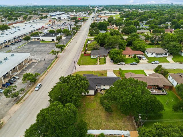 800 Lee Drive, Bedford, TX 76022