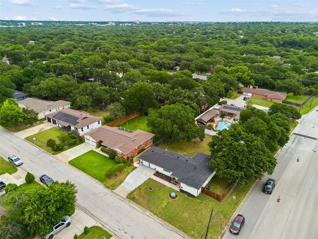 800 Lee Drive, Bedford, TX 76022