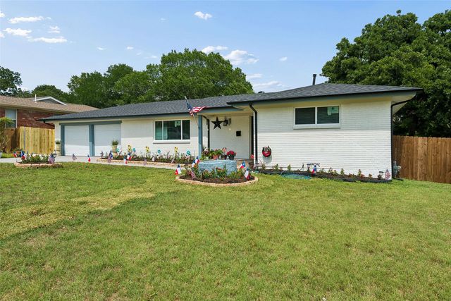 800 Lee Drive, Bedford, TX 76022