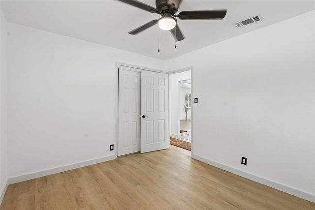 800 Lee Drive, Bedford, TX 76022