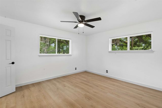 800 Lee Drive, Bedford, TX 76022