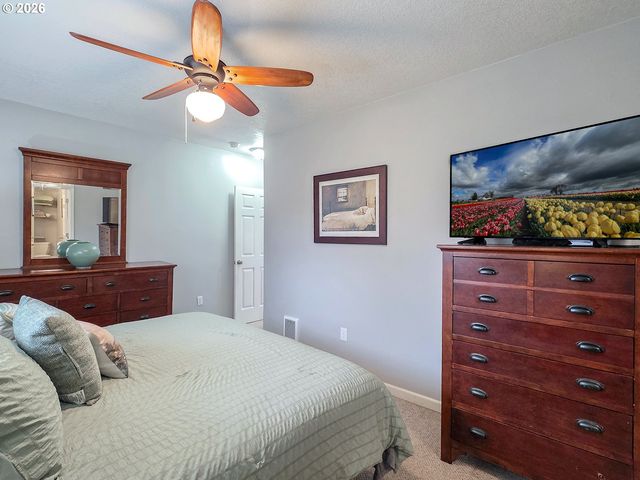 1214 N CLARK St, Cornelius, OR 97113