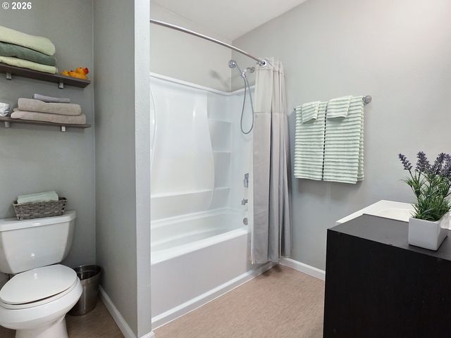 1214 N CLARK St, Cornelius, OR 97113