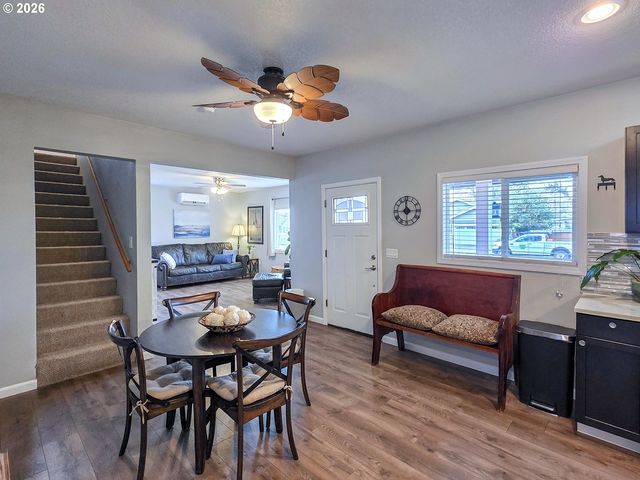 1214 N CLARK St, Cornelius, OR 97113