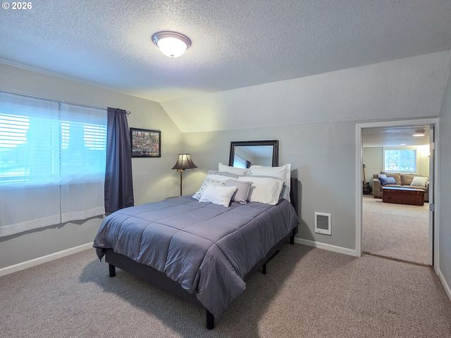 1214 N CLARK St, Cornelius, OR 97113