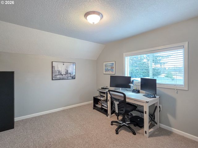 1214 N CLARK St, Cornelius, OR 97113