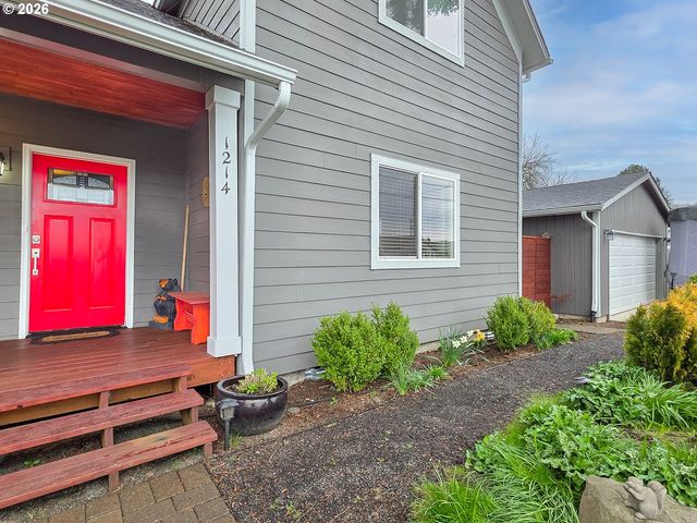 1214 N CLARK St, Cornelius, OR 97113