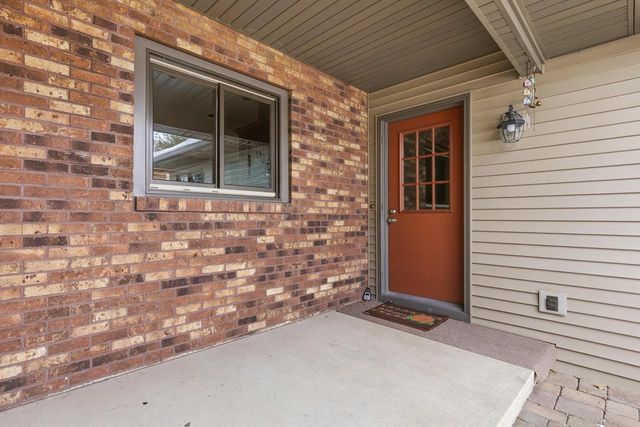 2460 Spring Rose Circle, Verona, WI 53593