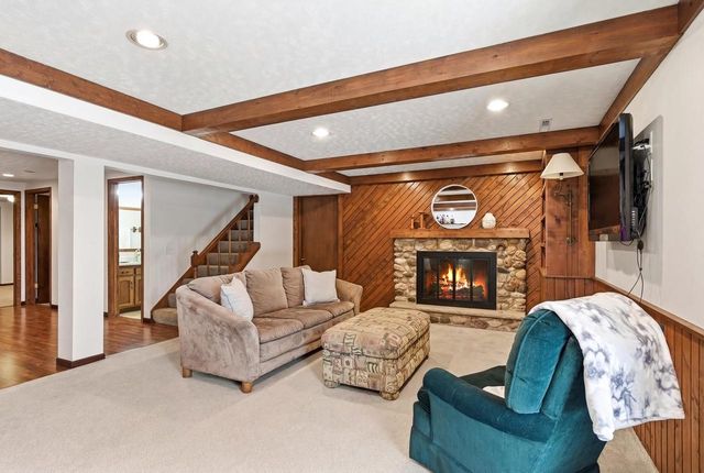 2460 Spring Rose Circle, Verona, WI 53593