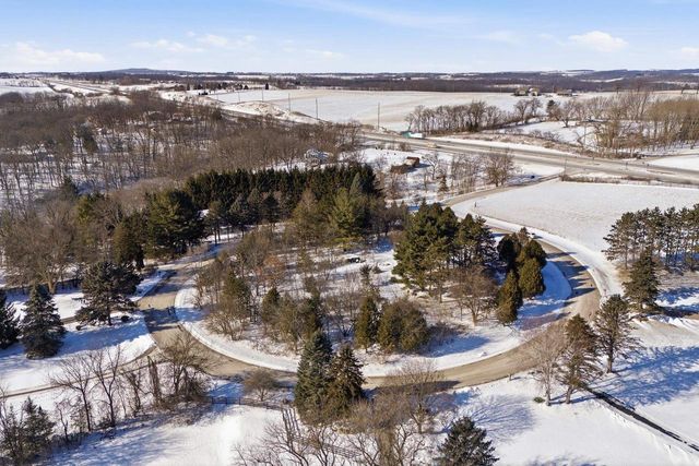 2460 Spring Rose Circle, Verona, WI 53593