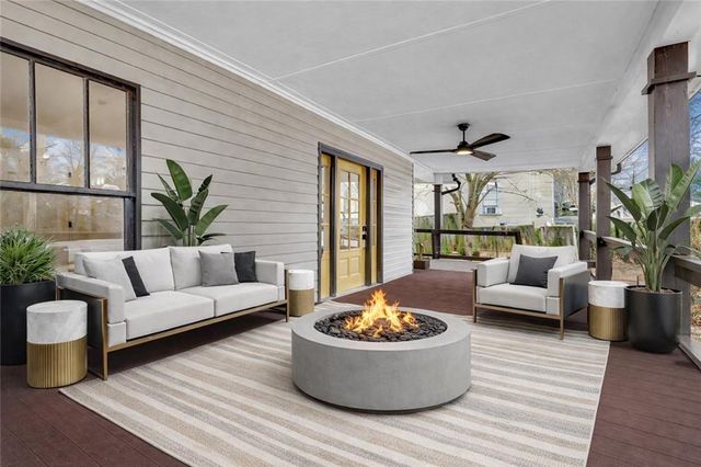 2324 Newnan Street, East Point, GA 30344