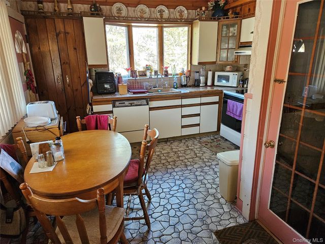 3624 State Route 55, Kauneonga Lake, NY 12720