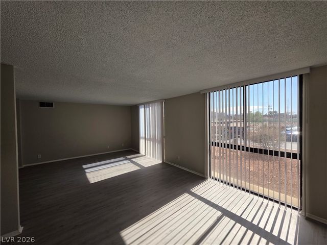 3930 University Center Drive 102, Las Vegas, NV 89119