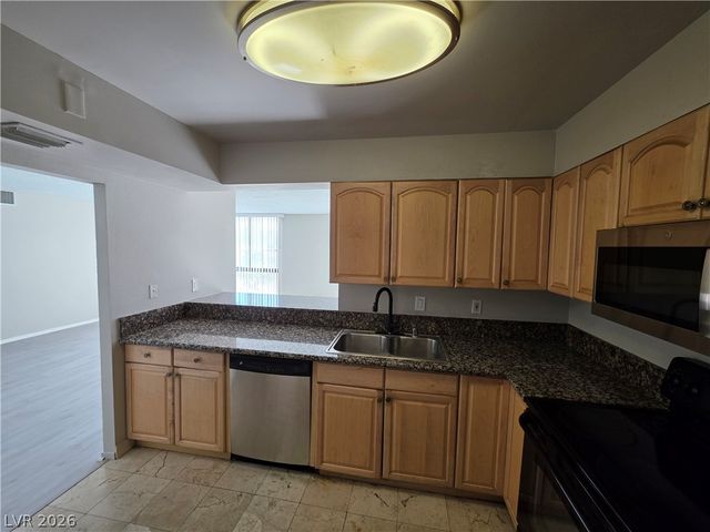 3930 University Center Drive 102, Las Vegas, NV 89119
