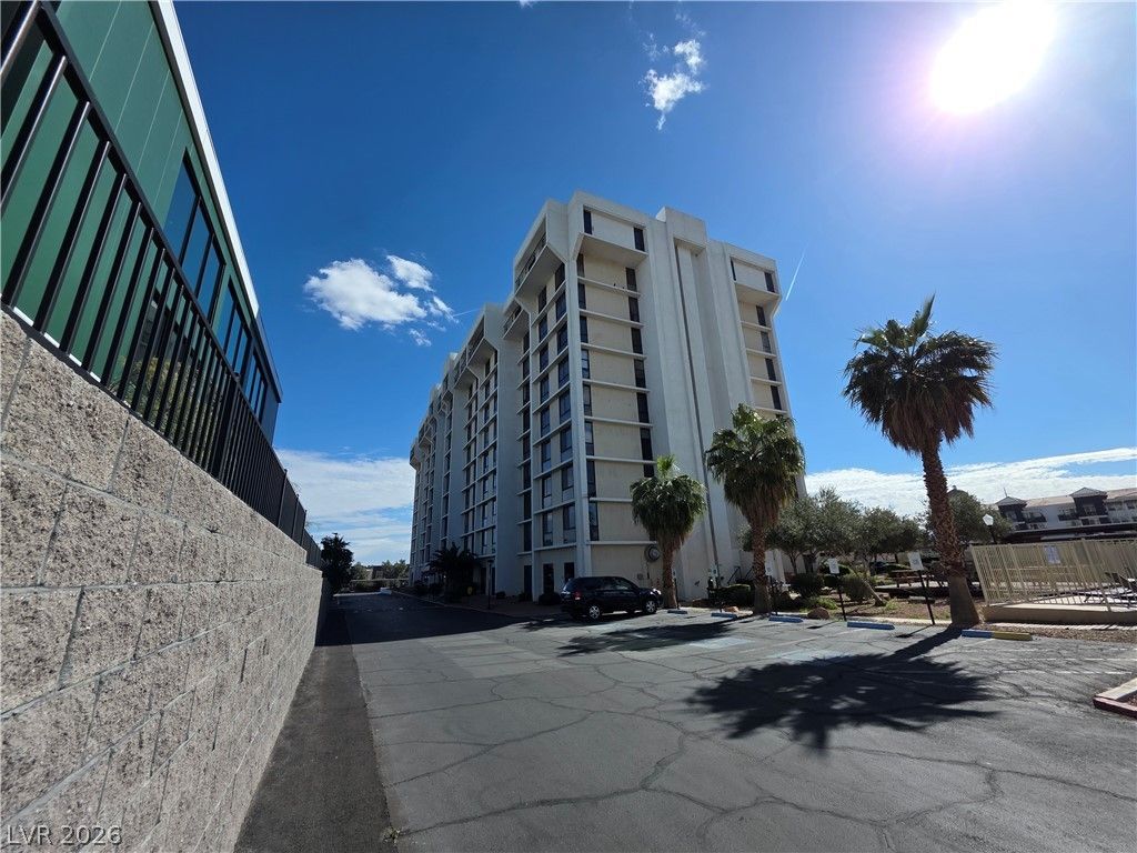 3930 University Center Drive 102, Las Vegas, NV 89119