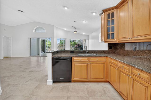 9914 Harbour Lake Circle, Boynton Beach, FL 33437