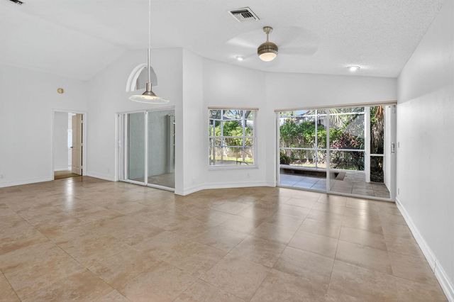 9914 Harbour Lake Circle, Boynton Beach, FL 33437