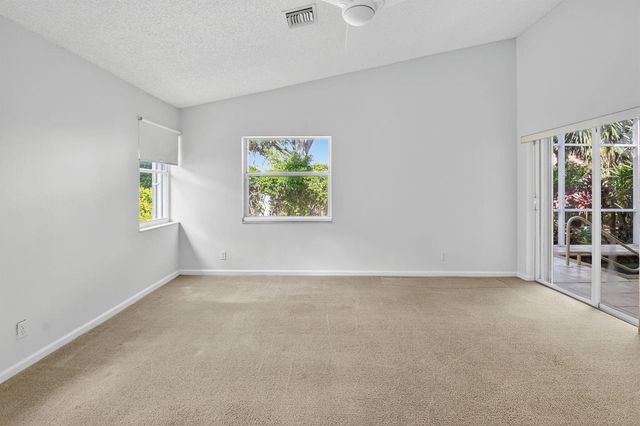 9914 Harbour Lake Circle, Boynton Beach, FL 33437