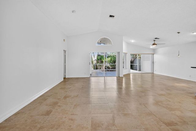 9914 Harbour Lake Circle, Boynton Beach, FL 33437