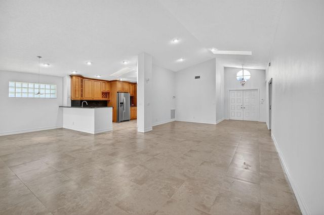 9914 Harbour Lake Circle, Boynton Beach, FL 33437