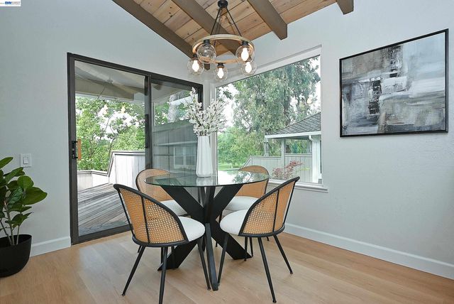 521 Silver Lake Dr, Danville, CA 94526