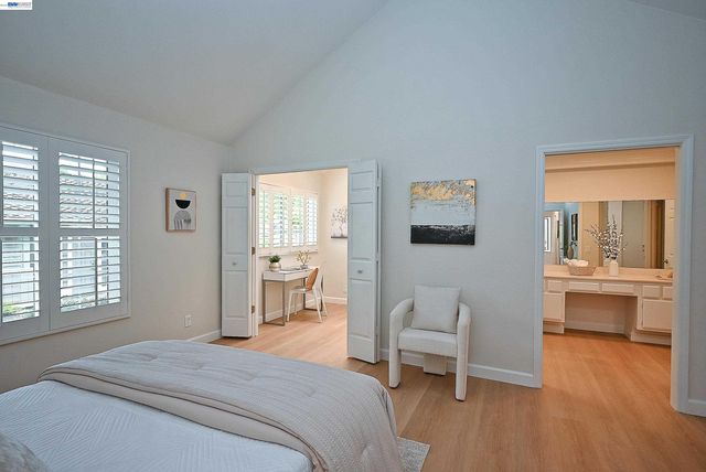 521 Silver Lake Dr, Danville, CA 94526