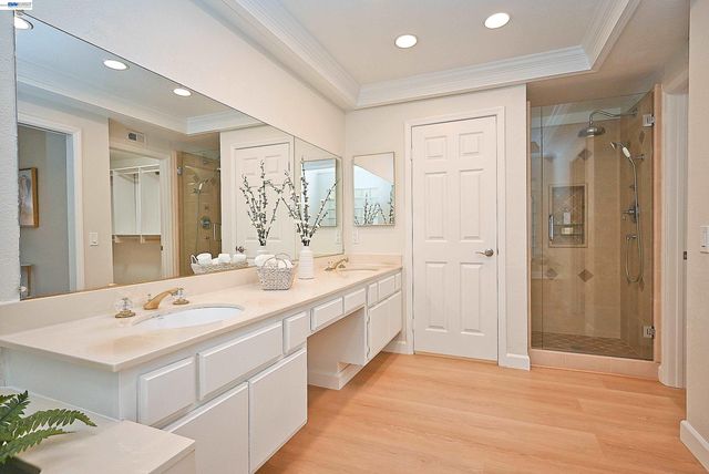 521 Silver Lake Dr, Danville, CA 94526