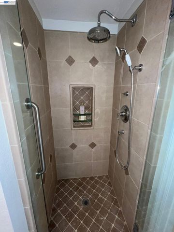 521 Silver Lake Dr, Danville, CA 94526