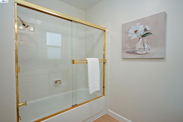 521 Silver Lake Dr, Danville, CA 94526