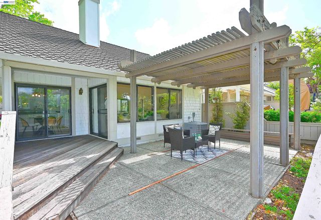 521 Silver Lake Dr, Danville, CA 94526