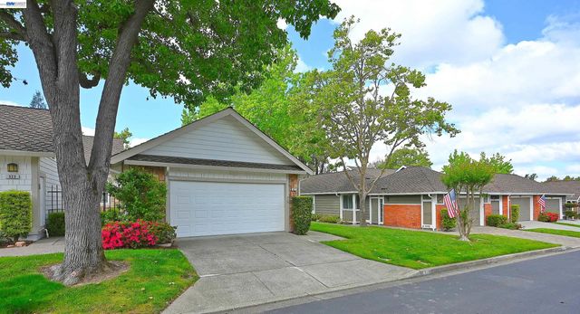 521 Silver Lake Dr, Danville, CA 94526
