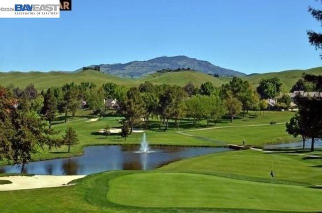 521 Silver Lake Dr, Danville, CA 94526