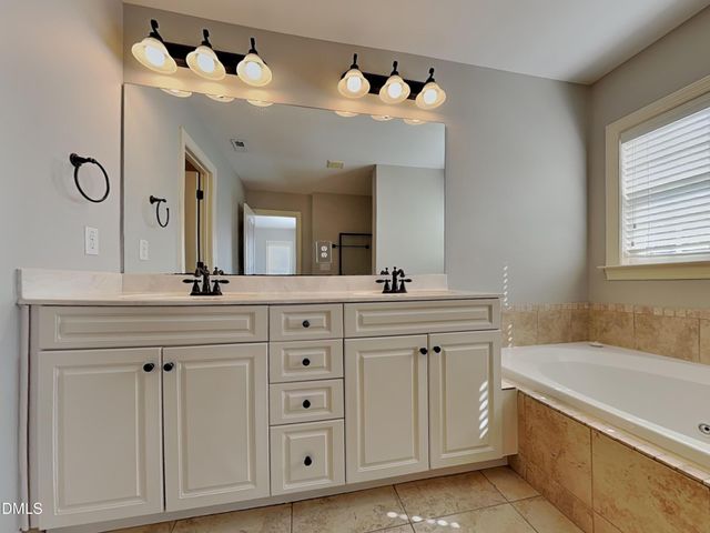 263 Hocutt Farm Drive, Clayton, NC 27527
