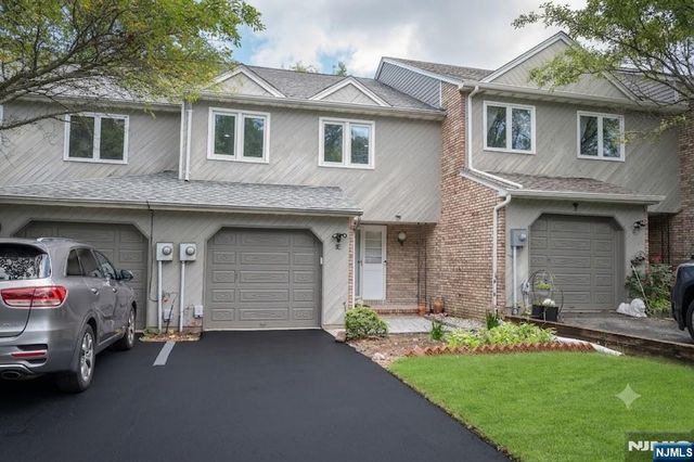18 Guilford Court, Par-troy Hills Twp., NJ 07950