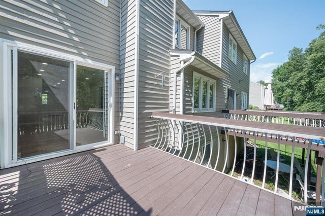 18 Guilford Court, Par-troy Hills Twp., NJ 07950