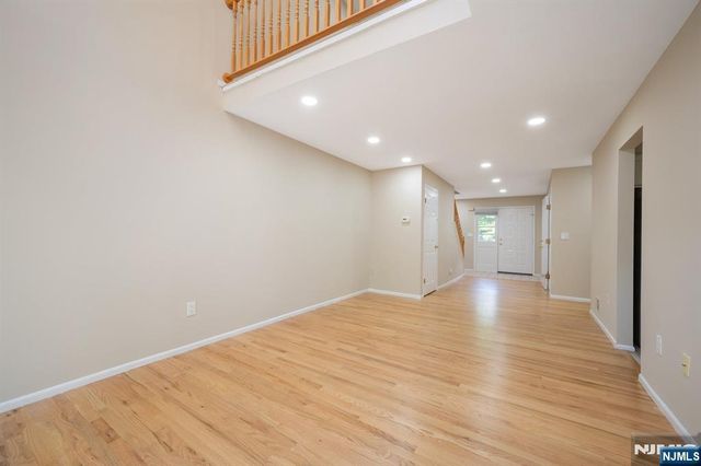 18 Guilford Court, Par-troy Hills Twp., NJ 07950