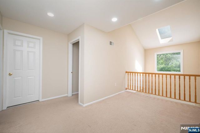 18 Guilford Court, Par-troy Hills Twp., NJ 07950
