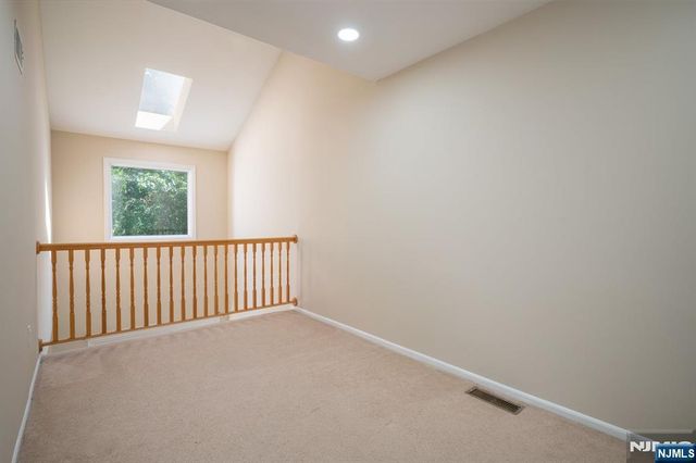 18 Guilford Court, Par-troy Hills Twp., NJ 07950
