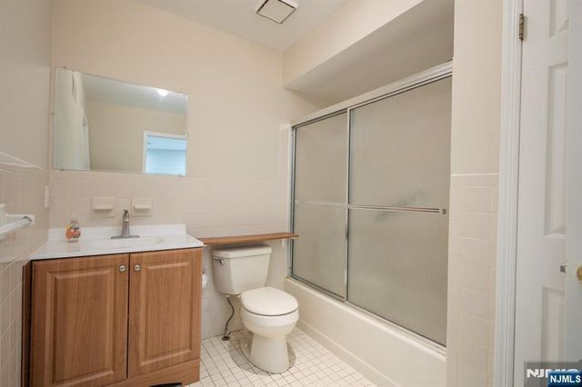 18 Guilford Court, Par-troy Hills Twp., NJ 07950