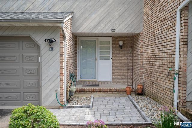18 Guilford Court, Par-troy Hills Twp., NJ 07950