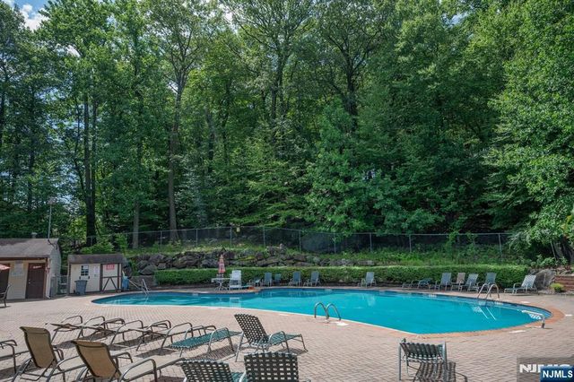 18 Guilford Court, Par-troy Hills Twp., NJ 07950