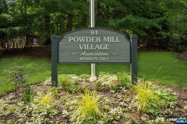 18 Guilford Court, Par-troy Hills Twp., NJ 07950