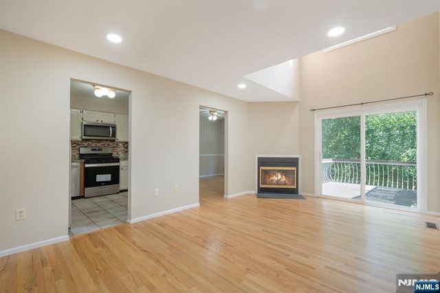 18 Guilford Court, Par-troy Hills Twp., NJ 07950