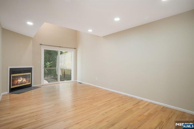 18 Guilford Court, Par-troy Hills Twp., NJ 07950
