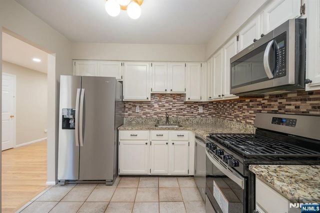 18 Guilford Court, Par-troy Hills Twp., NJ 07950