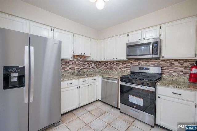 18 Guilford Court, Par-troy Hills Twp., NJ 07950