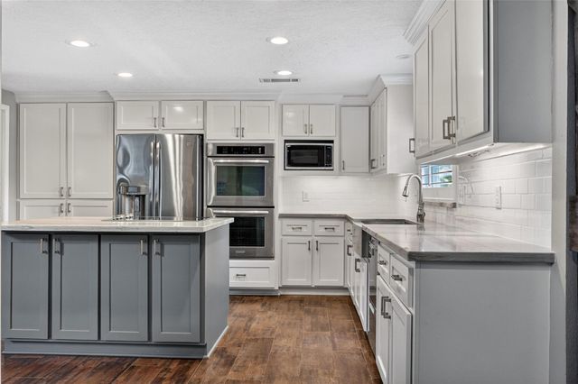 14810 Bluffridge Circle, Houston, TX 77095